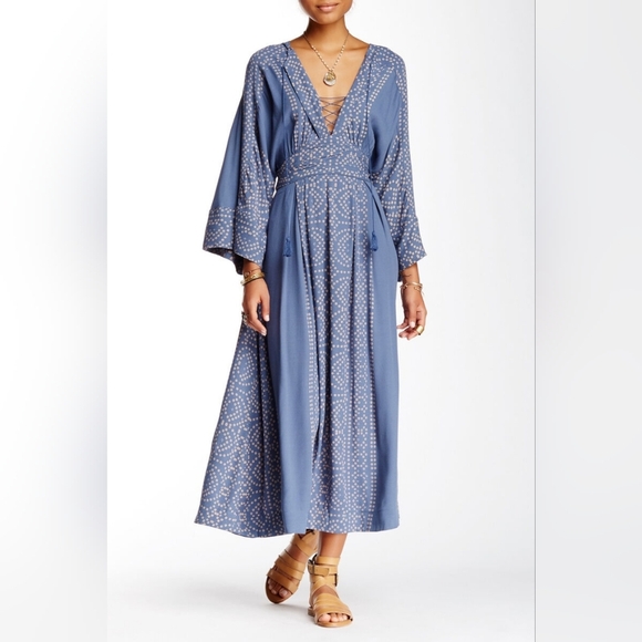 Free People Dresses & Skirts - Stunning Free People 0 Modern Kimono Powder Blue Patterned Lace Front Dress